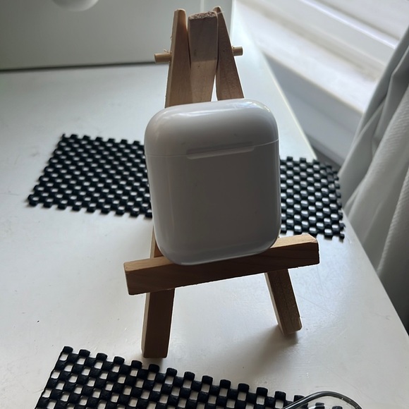 AirPod 1st generation charging case - Picture 1 of 4